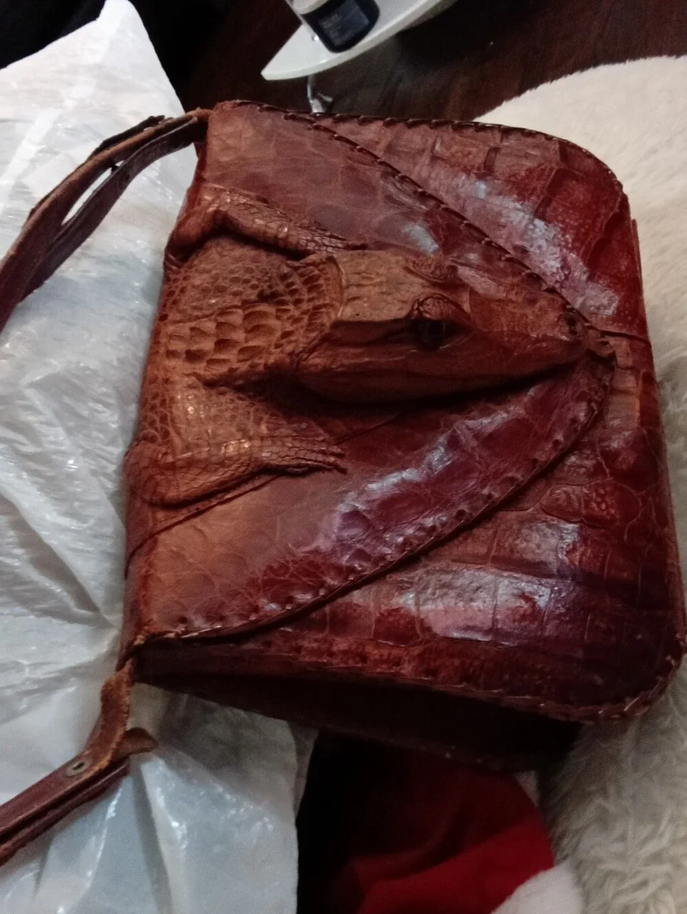 Vtg. Genuine Taxidermy Alligator-Embossed Boho Leather Shoulder Bag - Picture 4 of 10